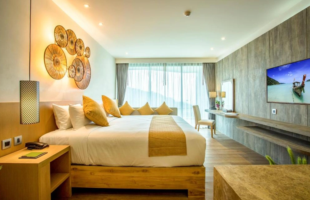 Crest Resort & Pool Villa