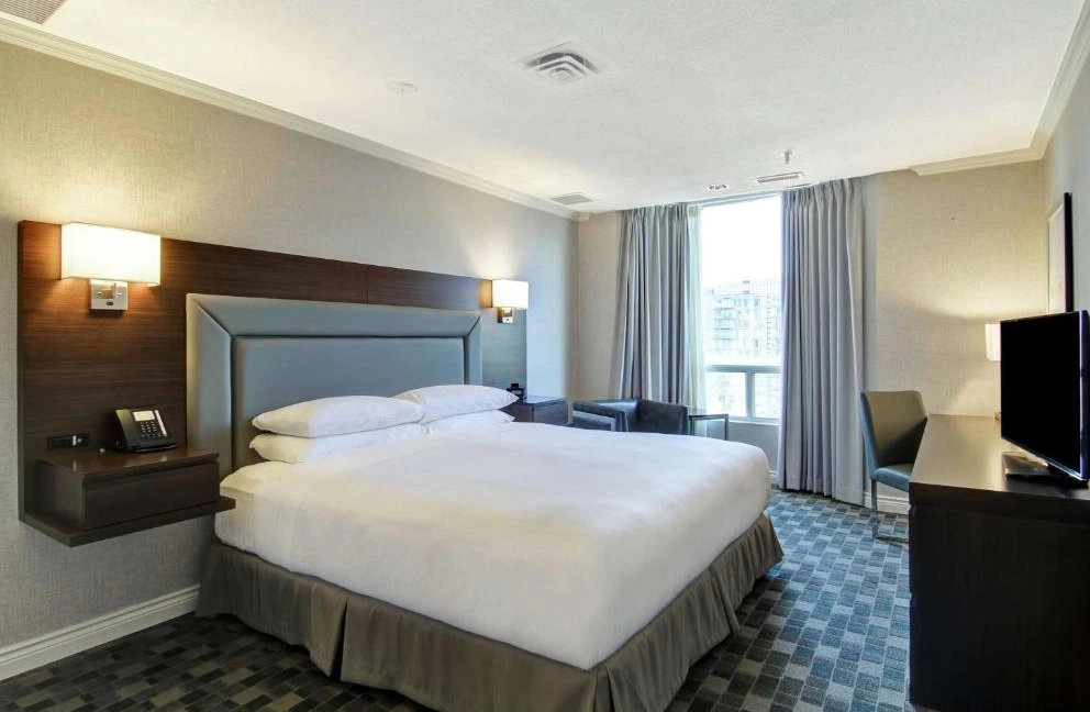 DoubleTree by Hilton Toronto Downtown