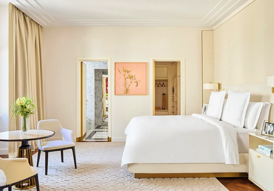 Pierre Milano Hotel or Similar