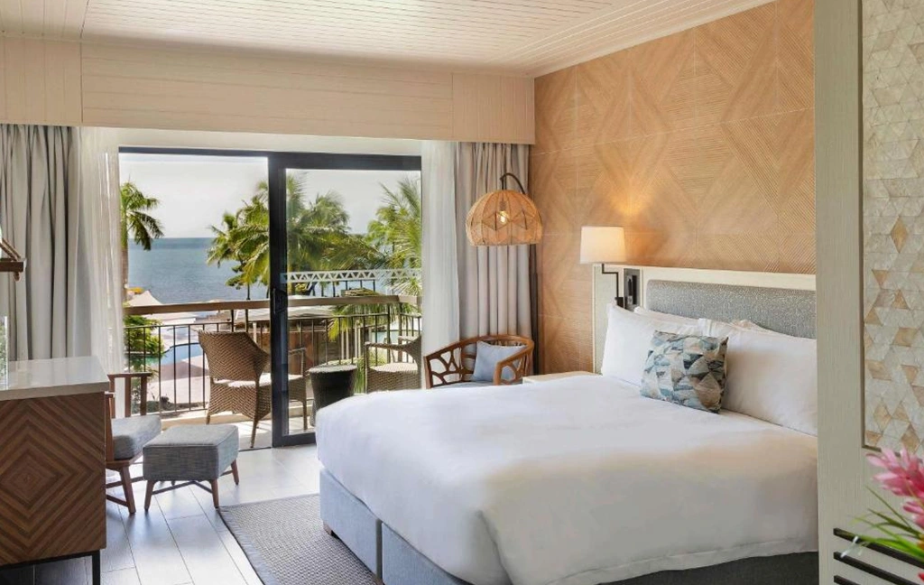 BULA Fiji: PARADISE AWAITS